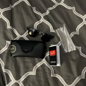 Raybands black and gold